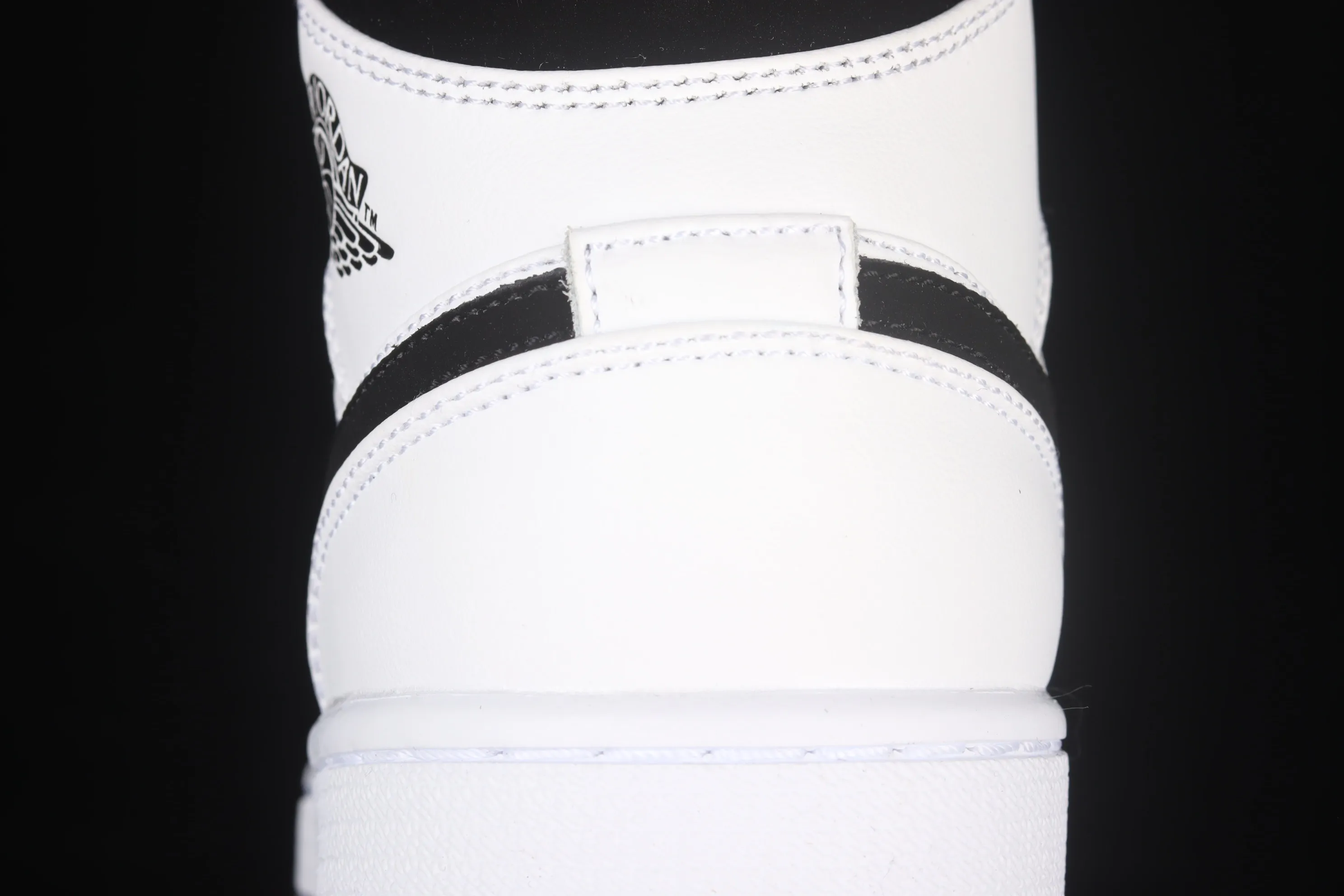 All categories Air Jordan Jordan series basketball shoes Air Jordan 1 Mid Air Jordan 1 Mid "Diamond Shorts" AJ1 Joe 1 Pearlescent White Black Panda DH6933-100